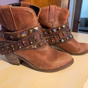 Corral ankle boots